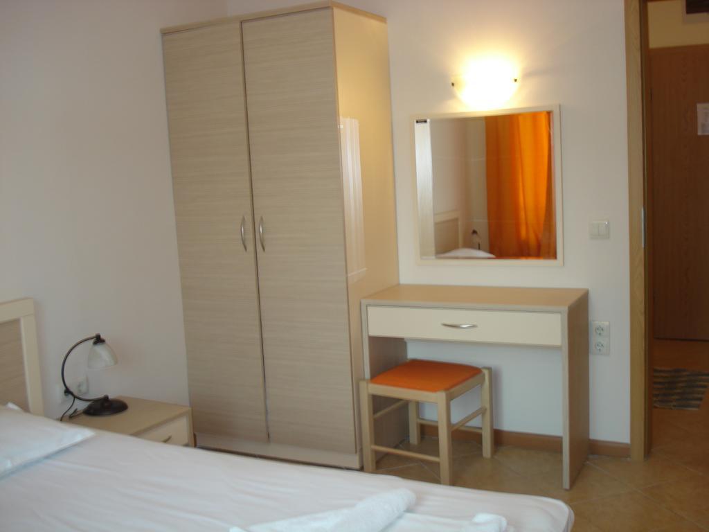 Royal Sun - Sunny Cove Apartment Napospart Kültér fotó