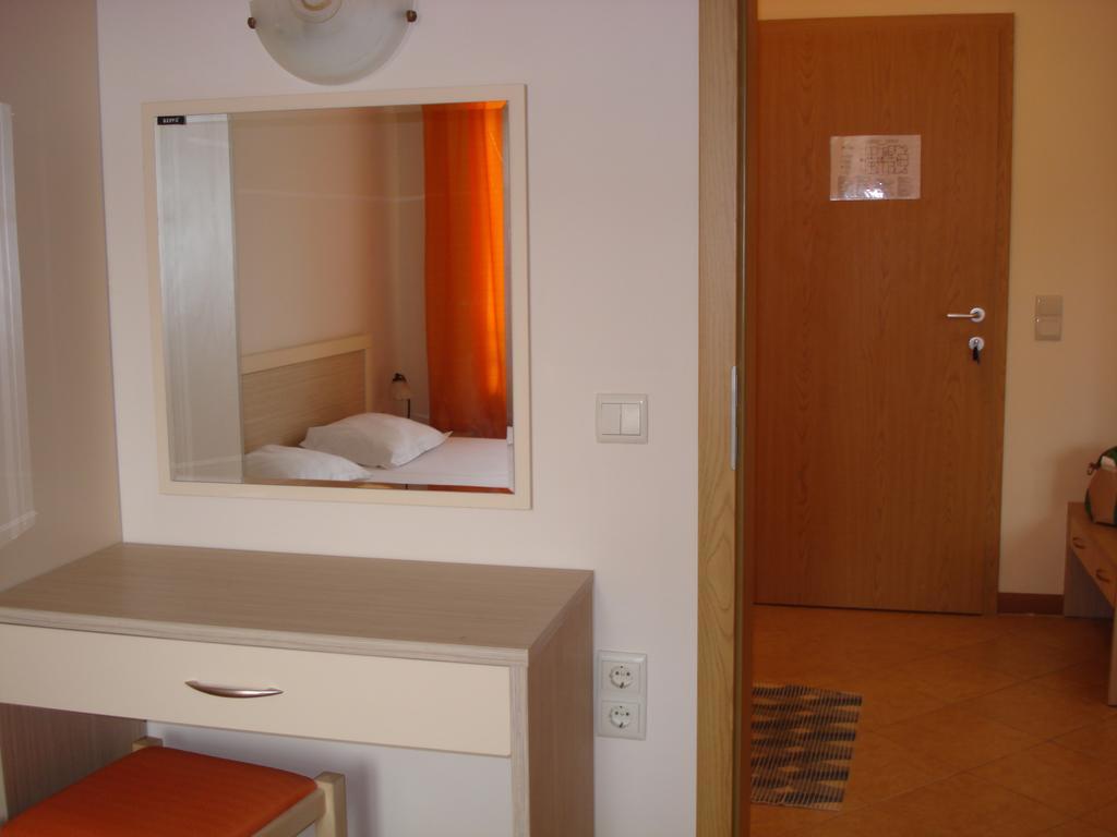 Royal Sun - Sunny Cove Apartment Napospart Kültér fotó