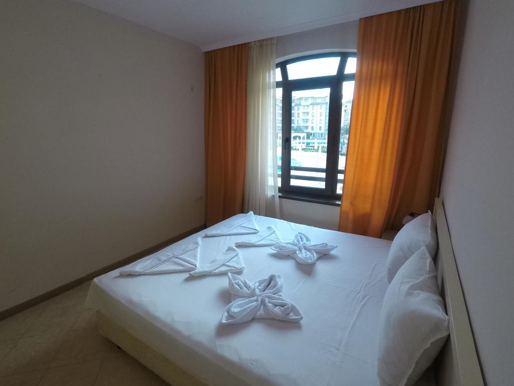 Royal Sun - Sunny Cove Apartment Napospart Kültér fotó