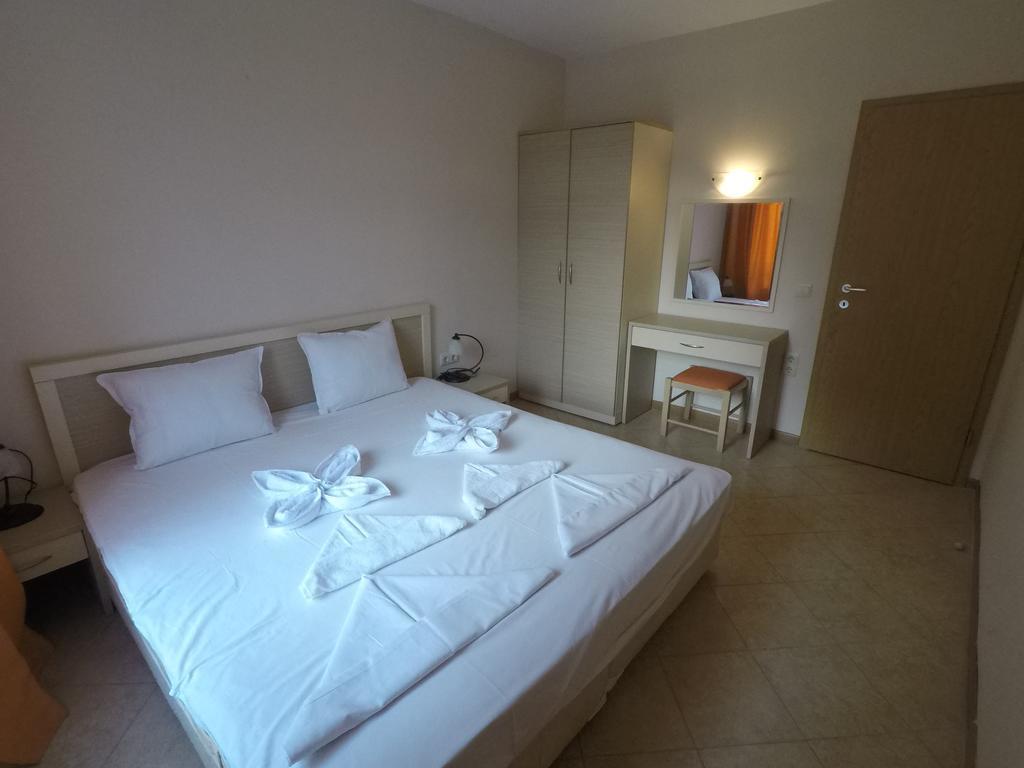 Royal Sun - Sunny Cove Apartment Napospart Kültér fotó